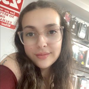 Meet your Posher, Raquel